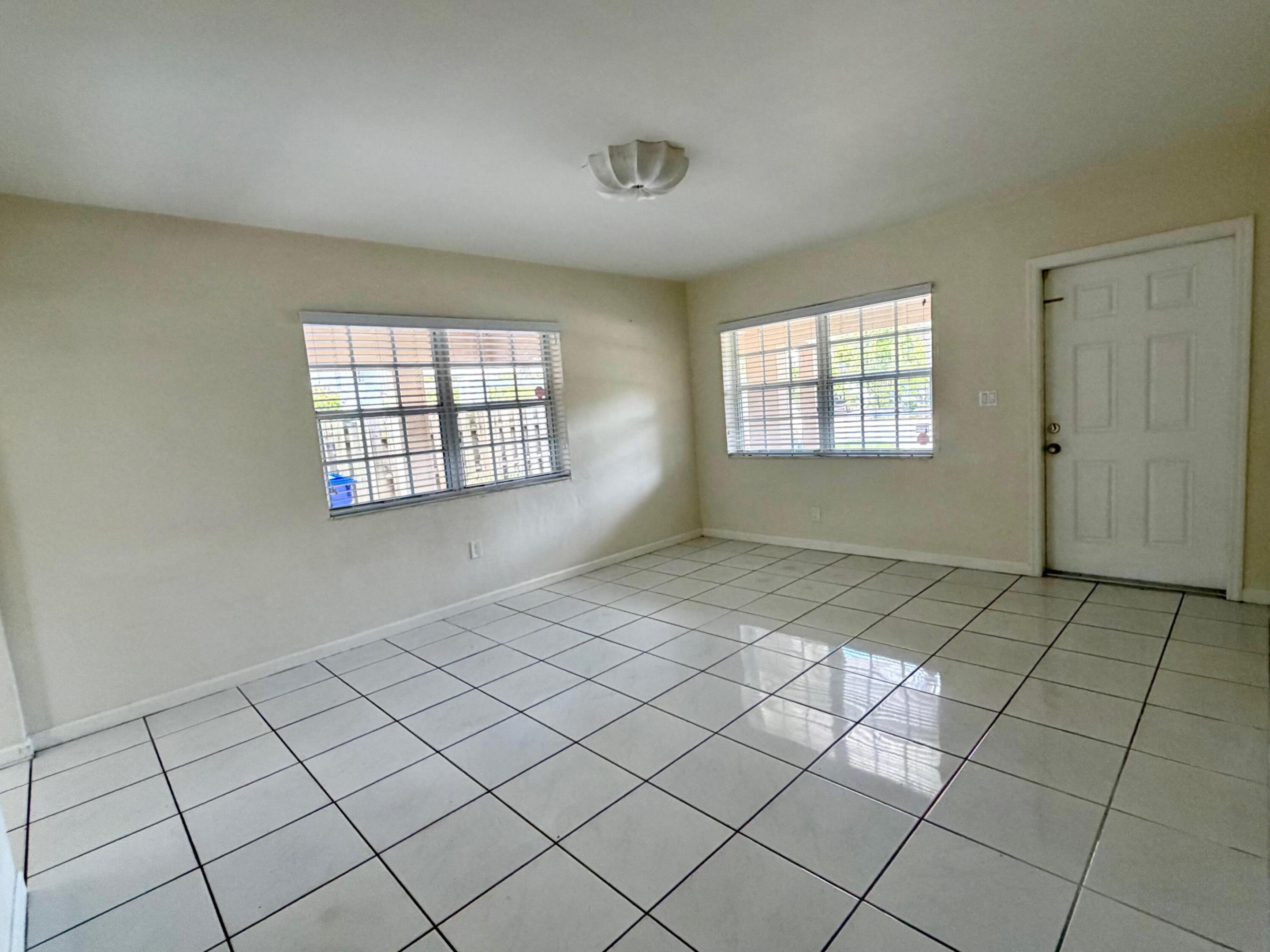 VERENA PARK - Residential Lease