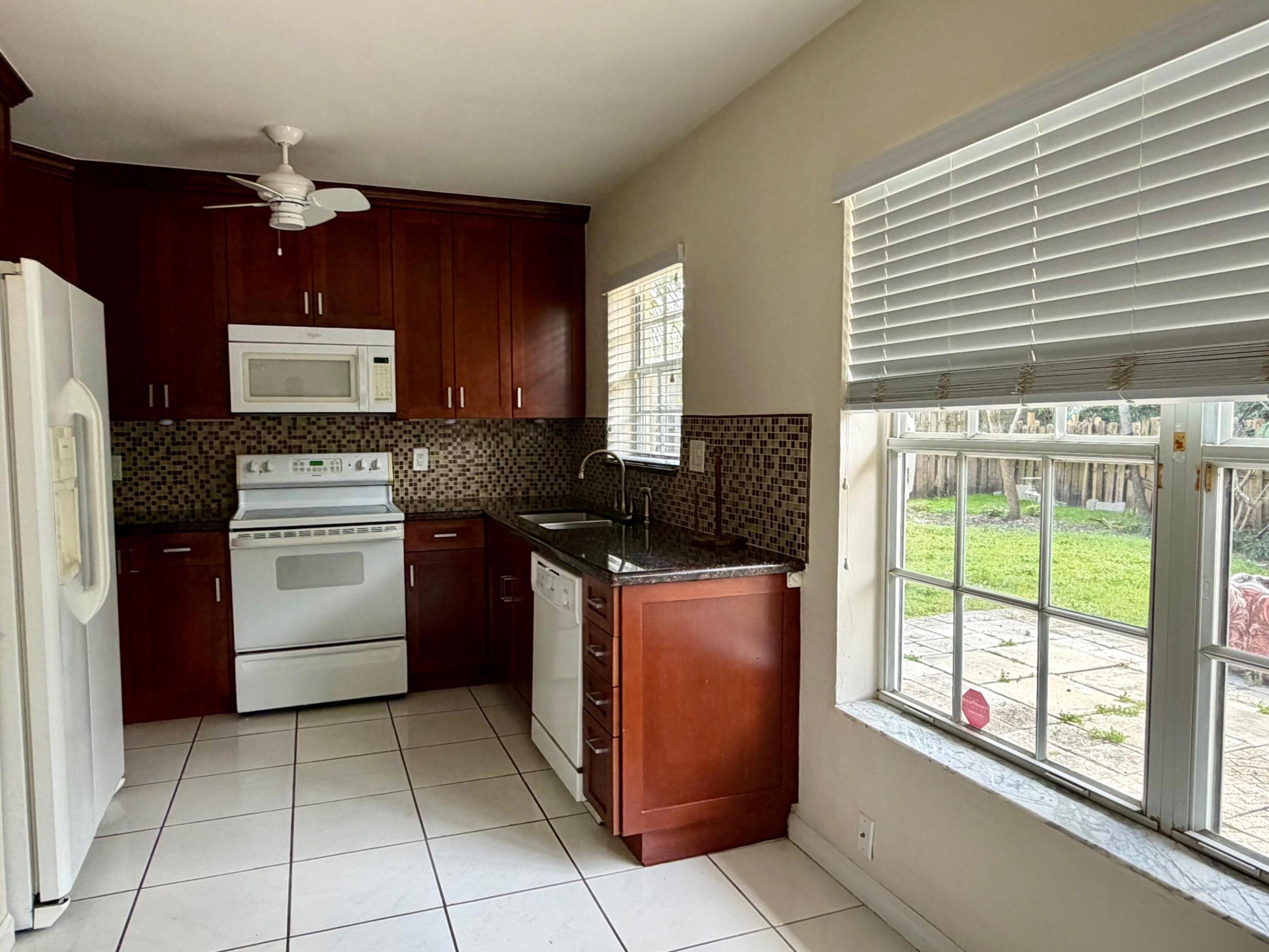 VERENA PARK - Residential Lease