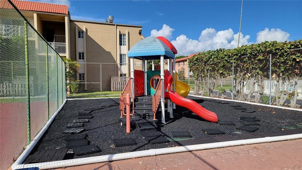 DORAL GARDENS II CONDO - Residential Lease