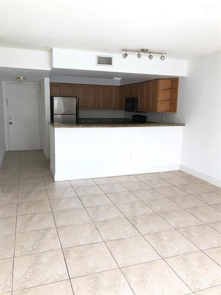 DORAL GARDENS II CONDO - Residential Lease
