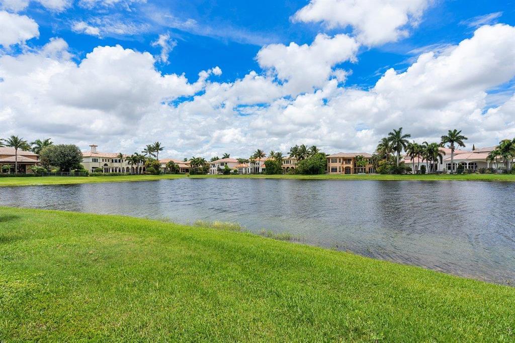 THE OAKS AT BOCA RATON - Residential
