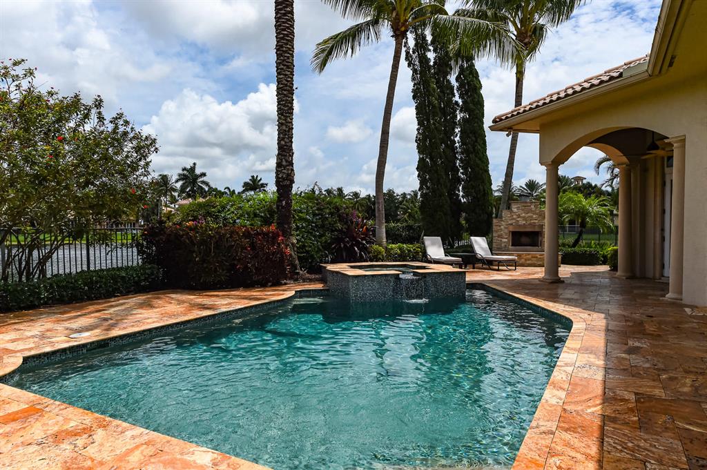 THE OAKS AT BOCA RATON - Residential