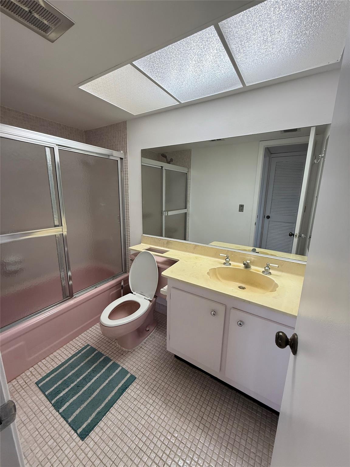 View photos, virtual tours, details... 4042 NW 19th St 402