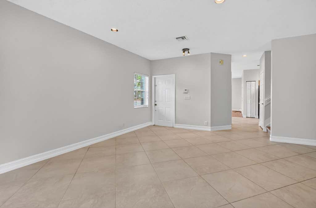 Photo of 21270 VÃ­a Eden, Boca Raton, FL 33433 (MLS # B26039147)