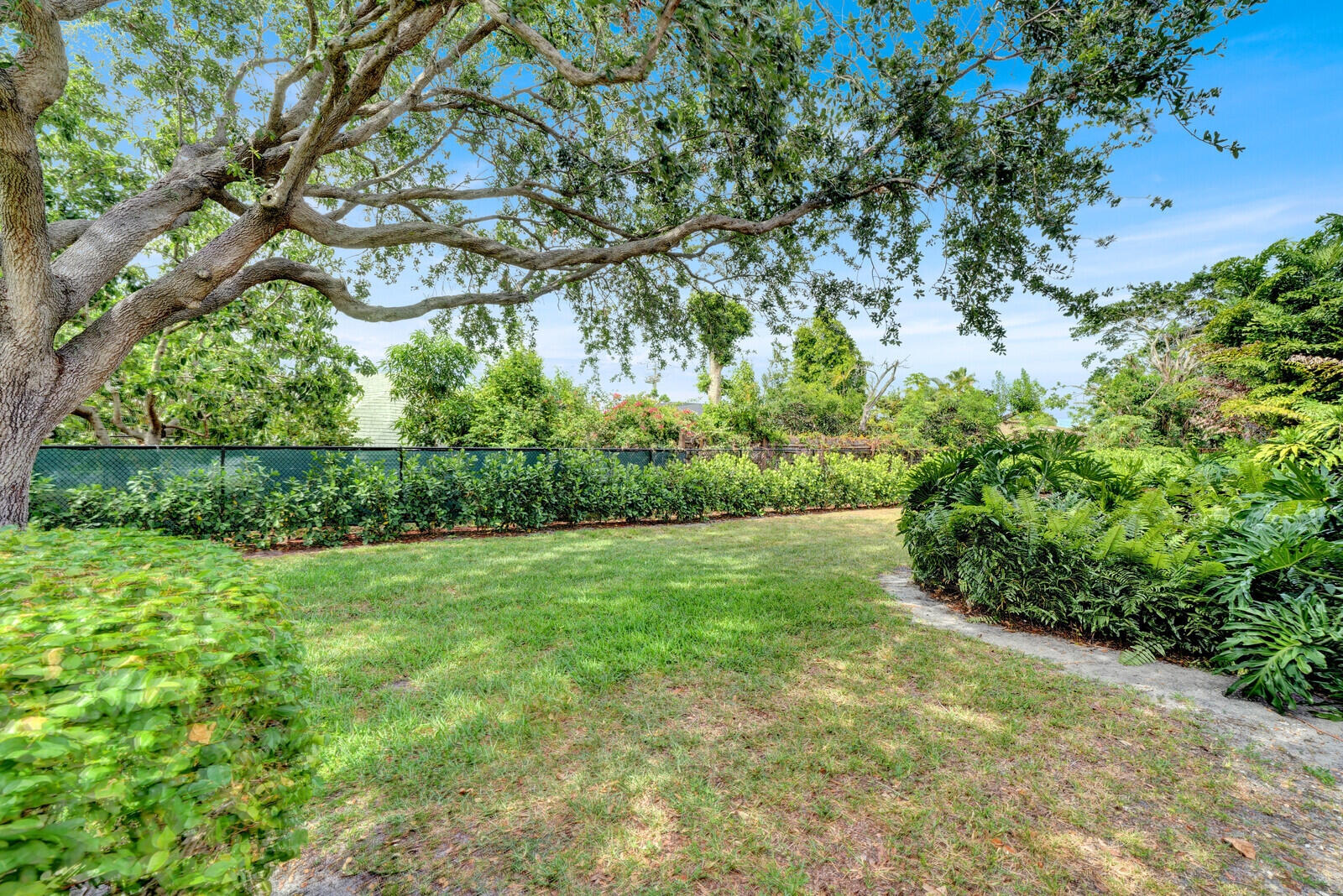 PARK AT WINDWOOD CONDO - Residential