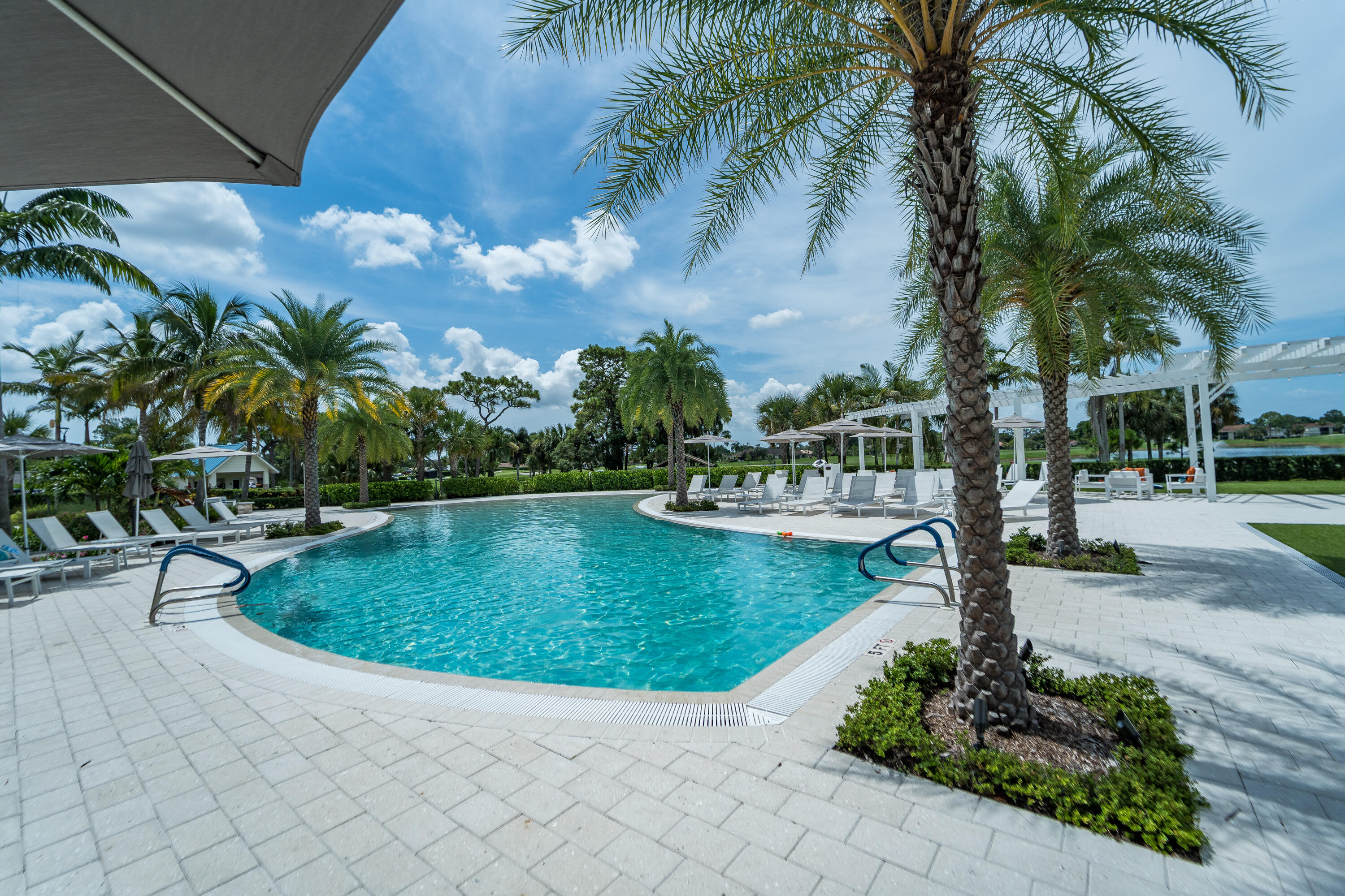 EASTPOINTE Country Club - Residential