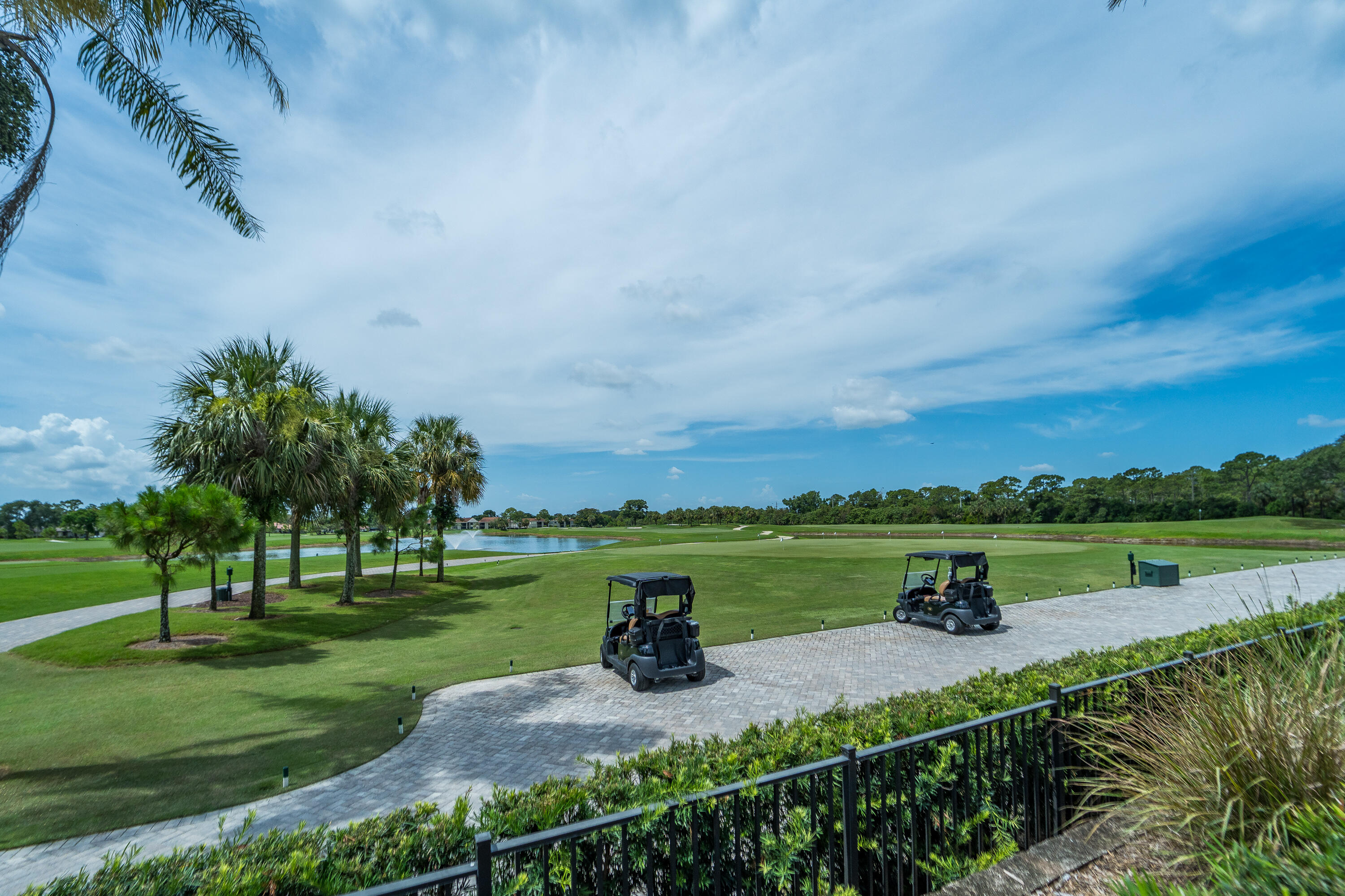 EASTPOINTE Country Club - Residential