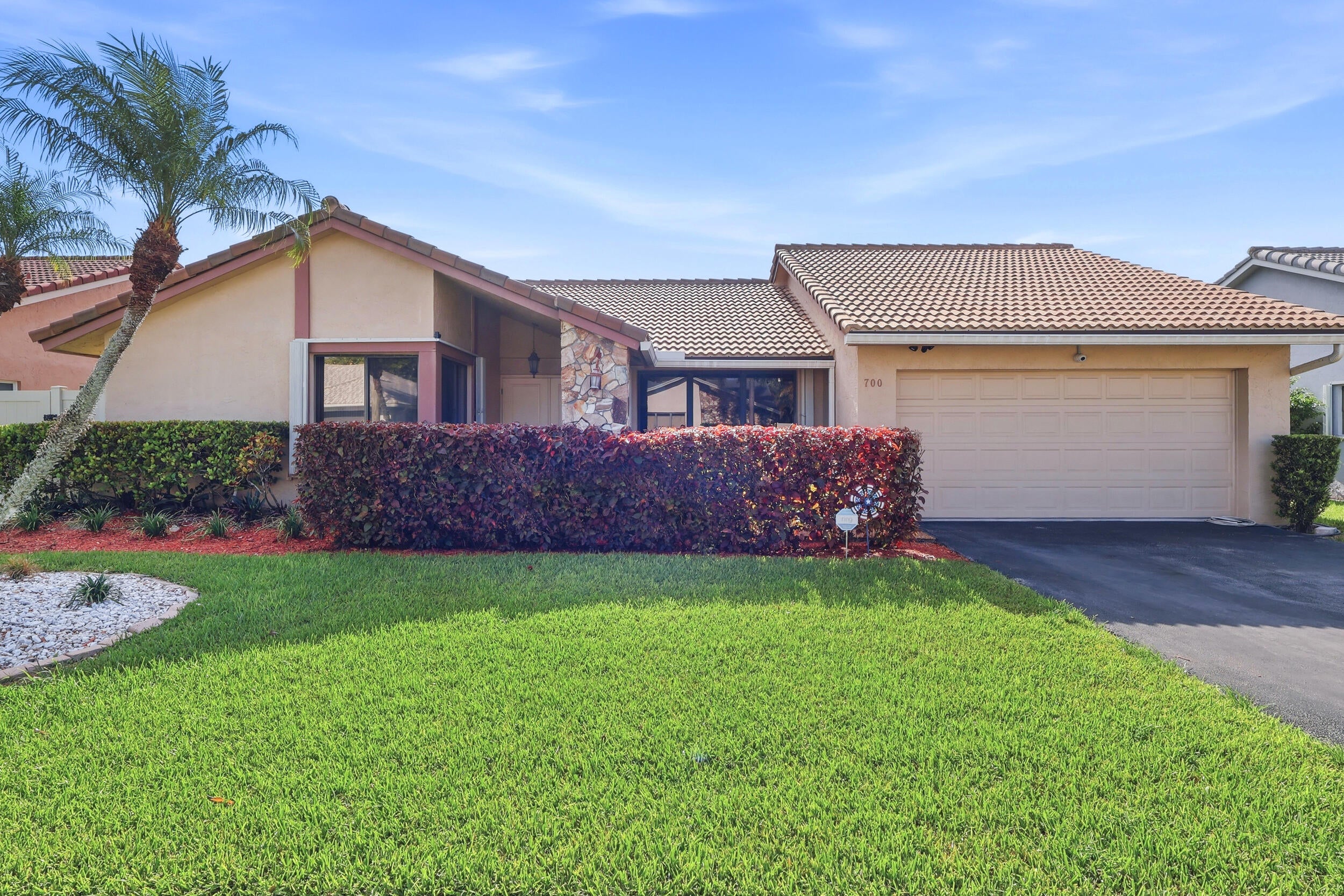 700 NW 102ND Way