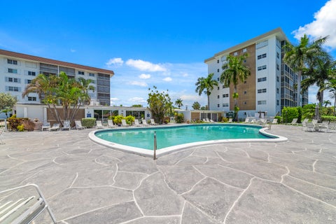 Tiny photo for 2990 NE 16TH Avenue #304, Oakland Park, FL 33334 (MLS # B26076846)