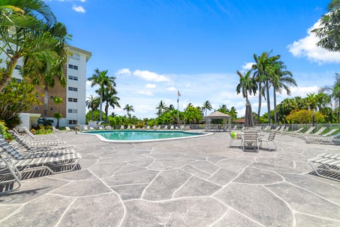 Tiny photo for 2990 NE 16TH Avenue #304, Oakland Park, FL 33334 (MLS # B26076846)