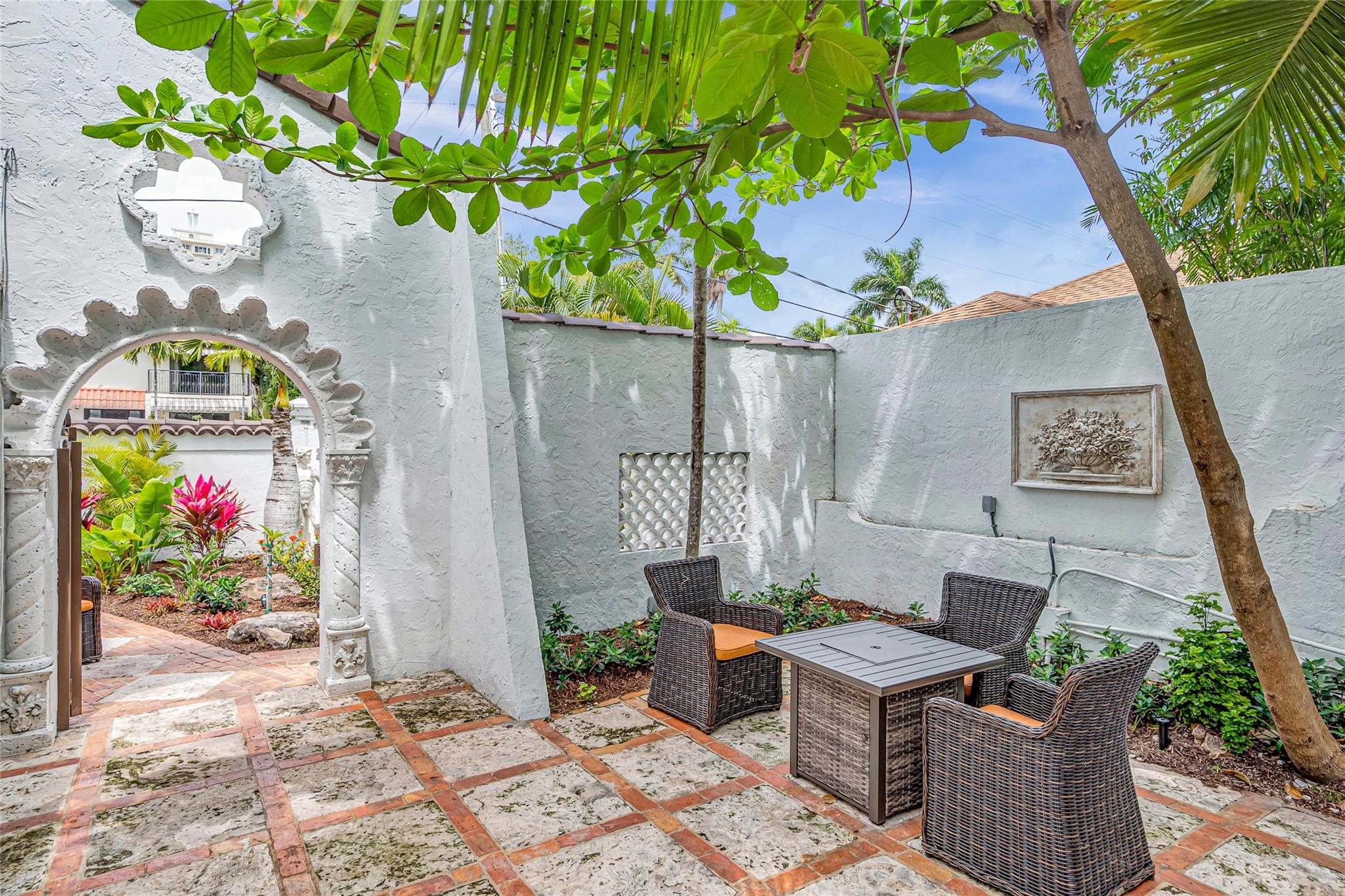 2500 Hibiscus Pl, Fort Lauderdale, FL, 33301/$35,000 3 2500 Hibiscus Pl