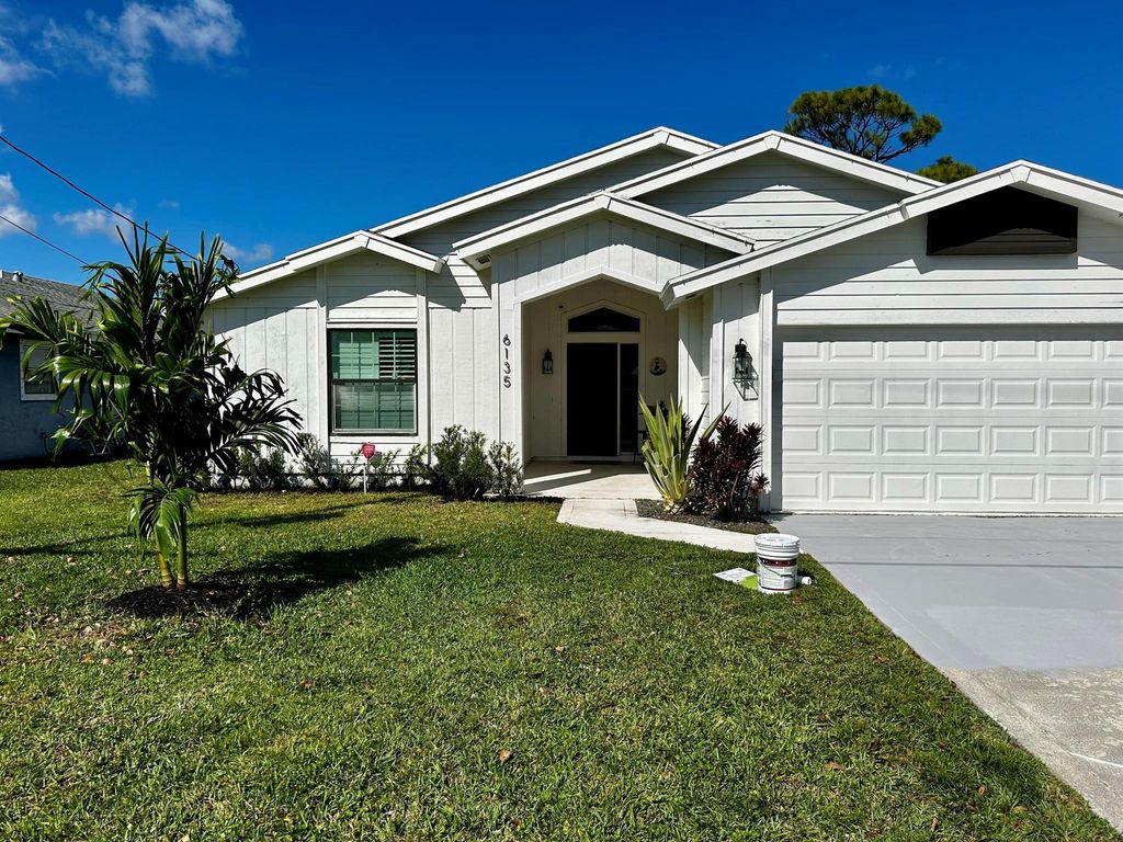Photo of 6135 Drake Street S, Jupiter, FL 33458 (MLS # R11068425)