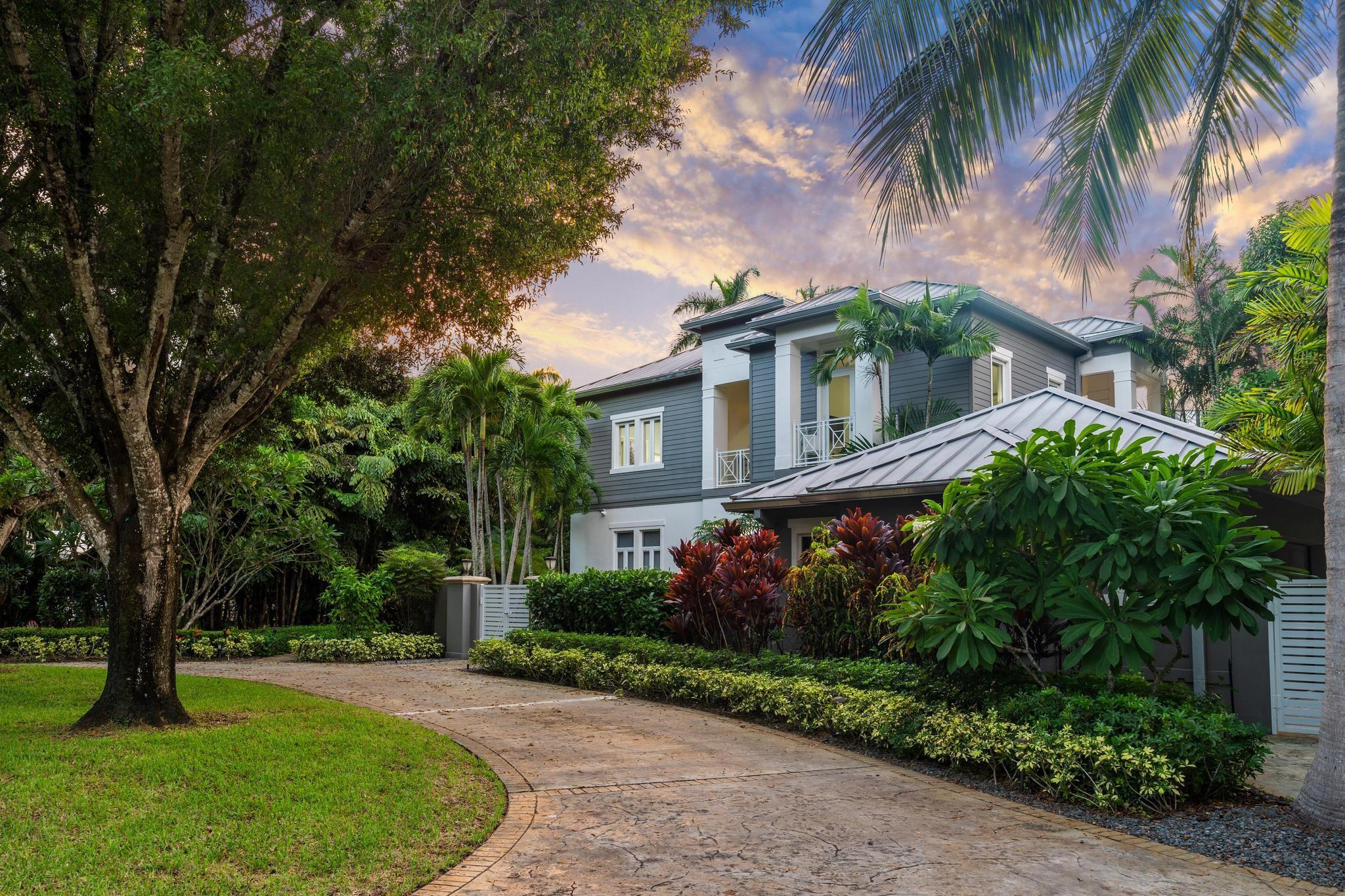 101 Holly Lane