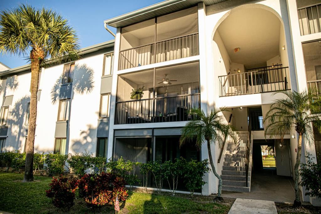 Photo of 1011 Green Pine Boulevard #E-2, West Palm Beach, FL 33409 (MLS # R10735018)