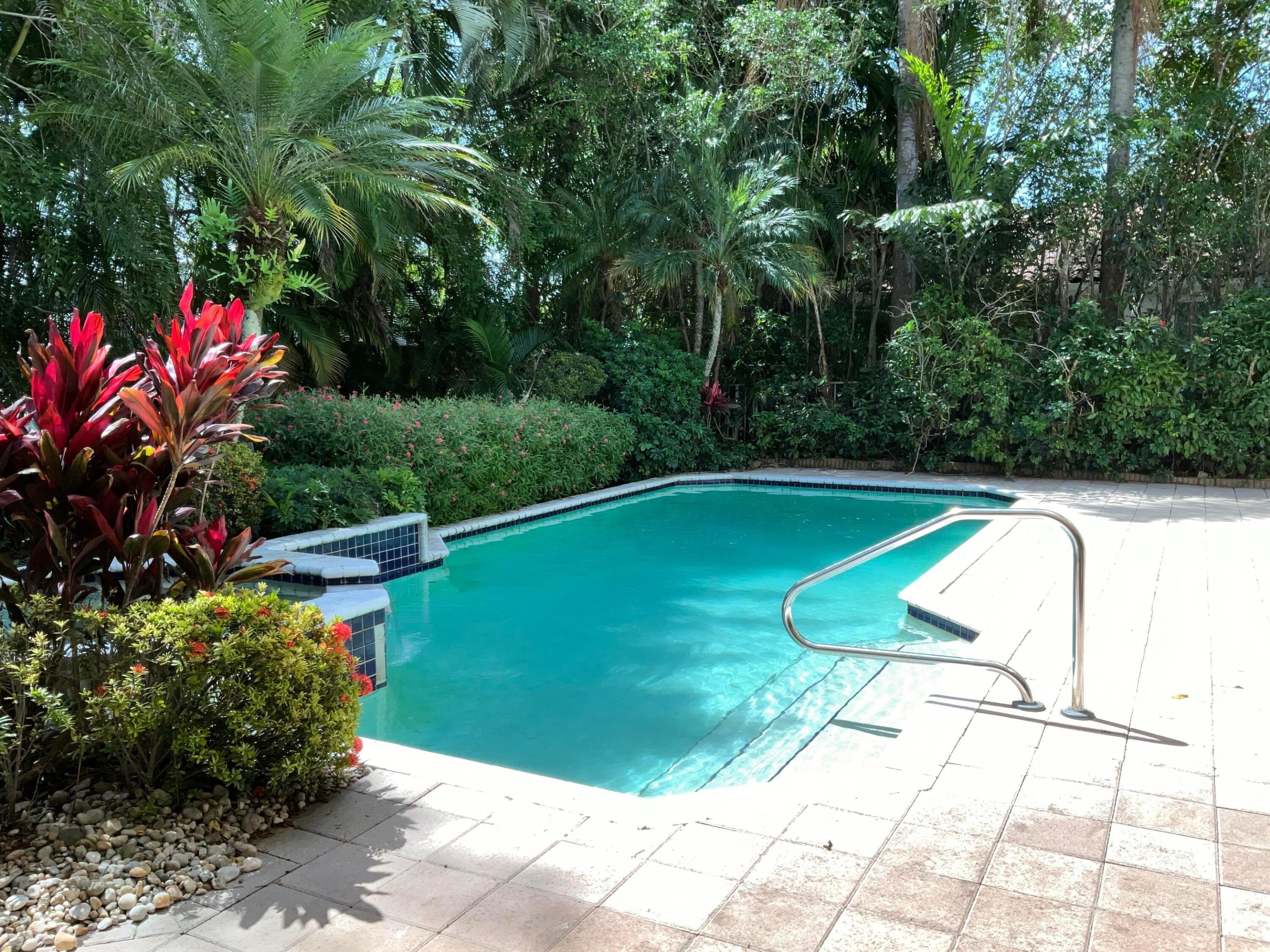 ESTATES IN THE GROVE - Residential