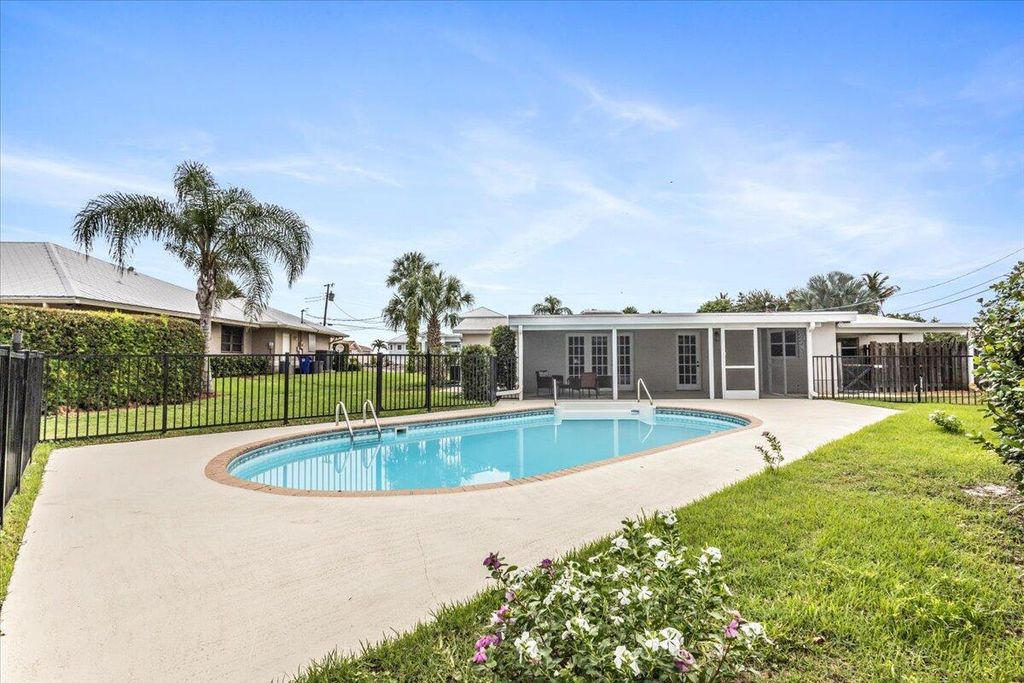 Photo of 37 SW Riverway Boulevard, Palm City, FL 34990 (MLS # R11003564)