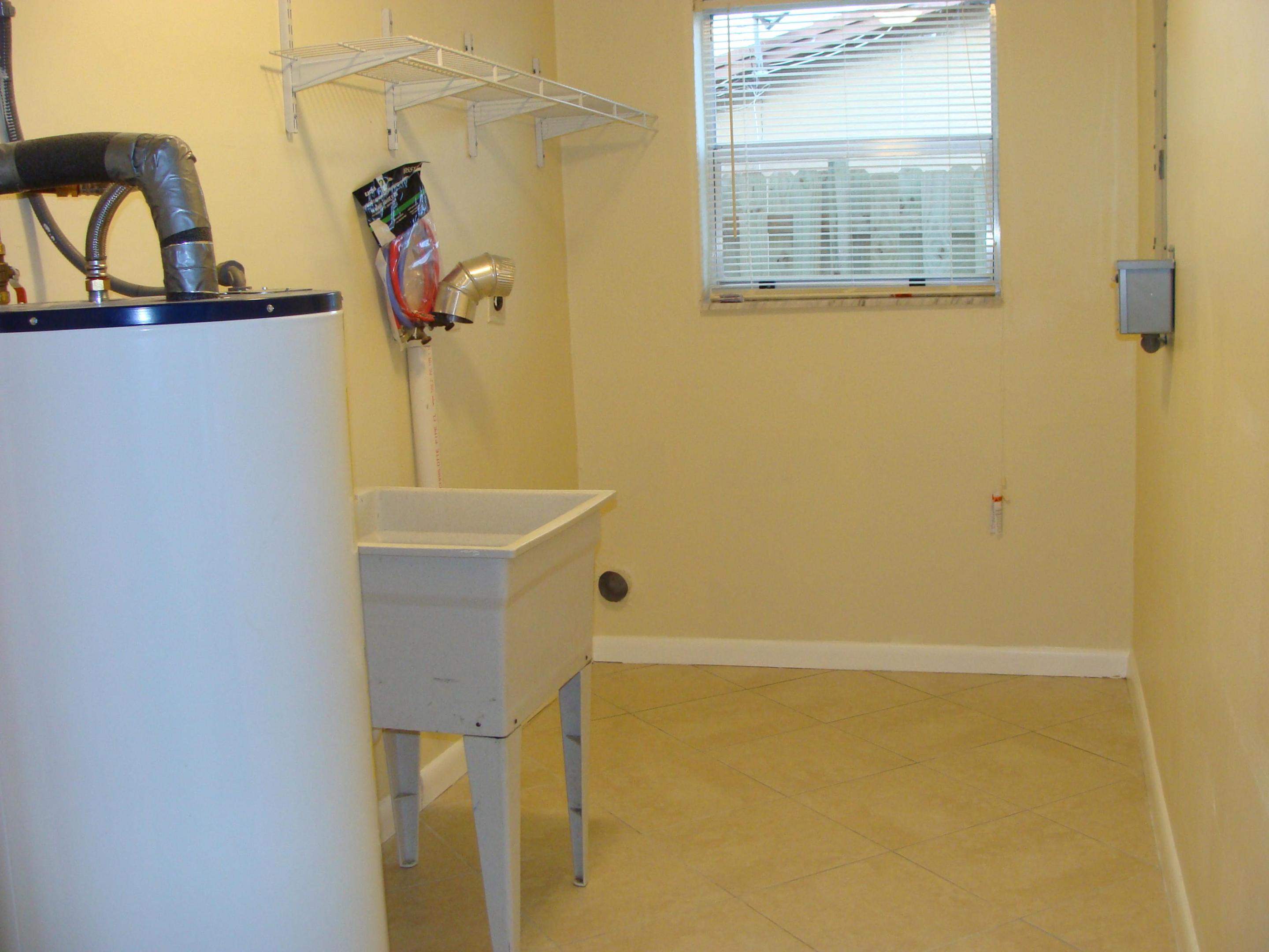 DELRAY SHORES - Residential Lease