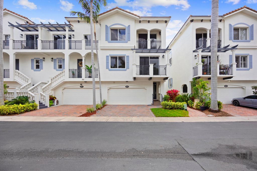 Photo of 3055 Waterside Circle, Boynton Beach, FL 33435 (MLS # R11168300)