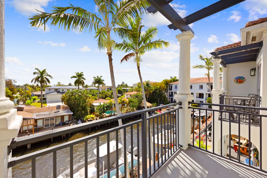 Photo of 3055 Waterside Circle, Boynton Beach, FL 33435 (MLS # R11168300)