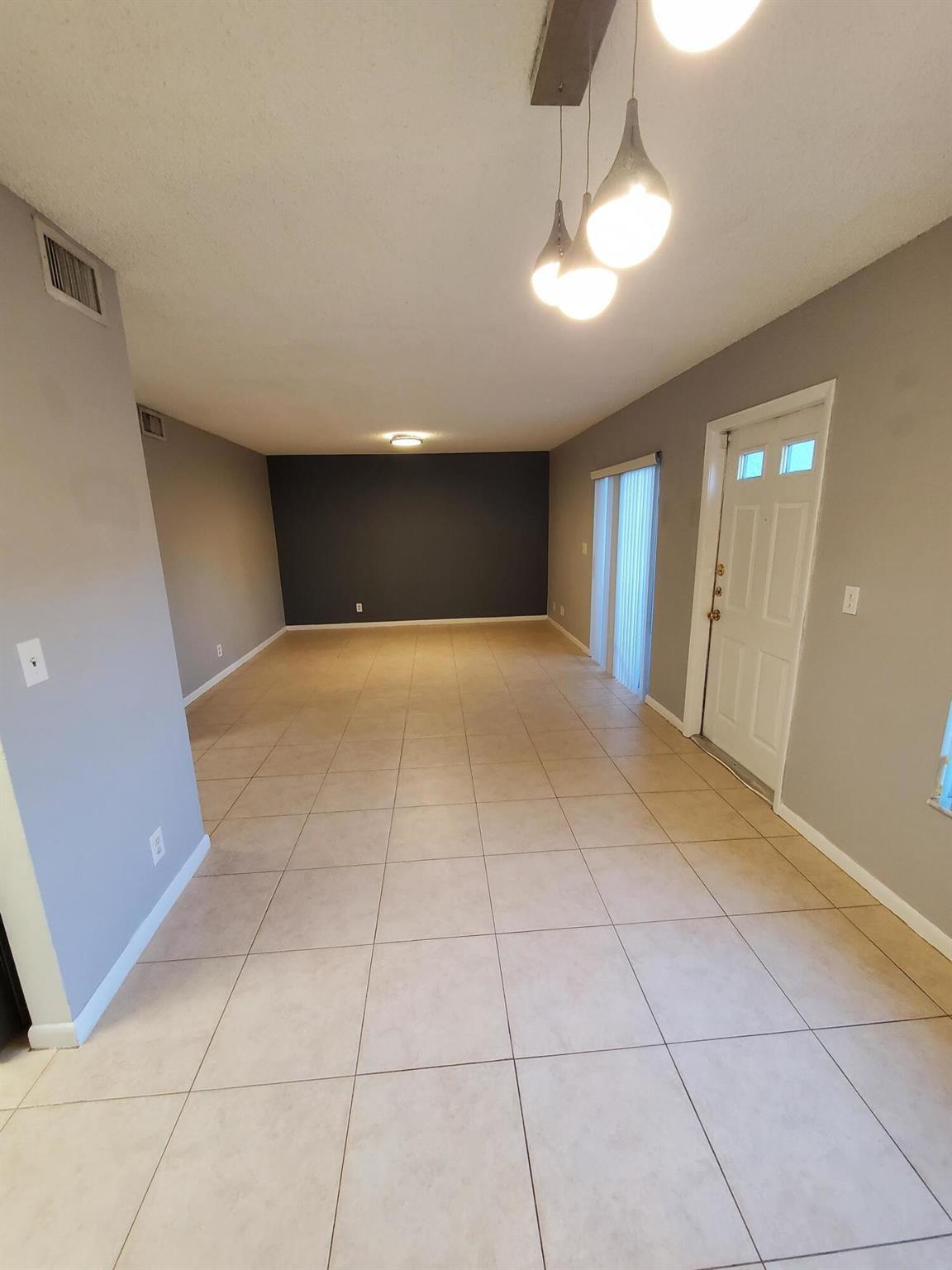 ENVIRONMENT I CONDO - Residential Lease