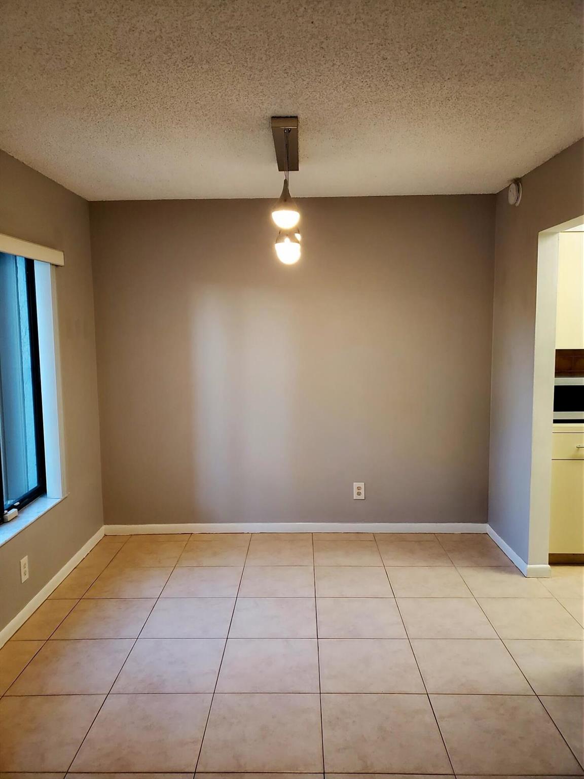 ENVIRONMENT I CONDO - Residential Lease