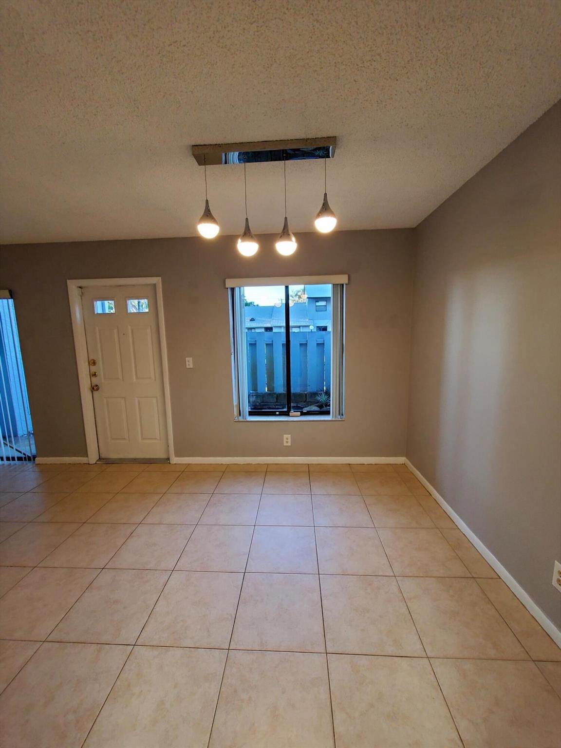 ENVIRONMENT I CONDO - Residential Lease