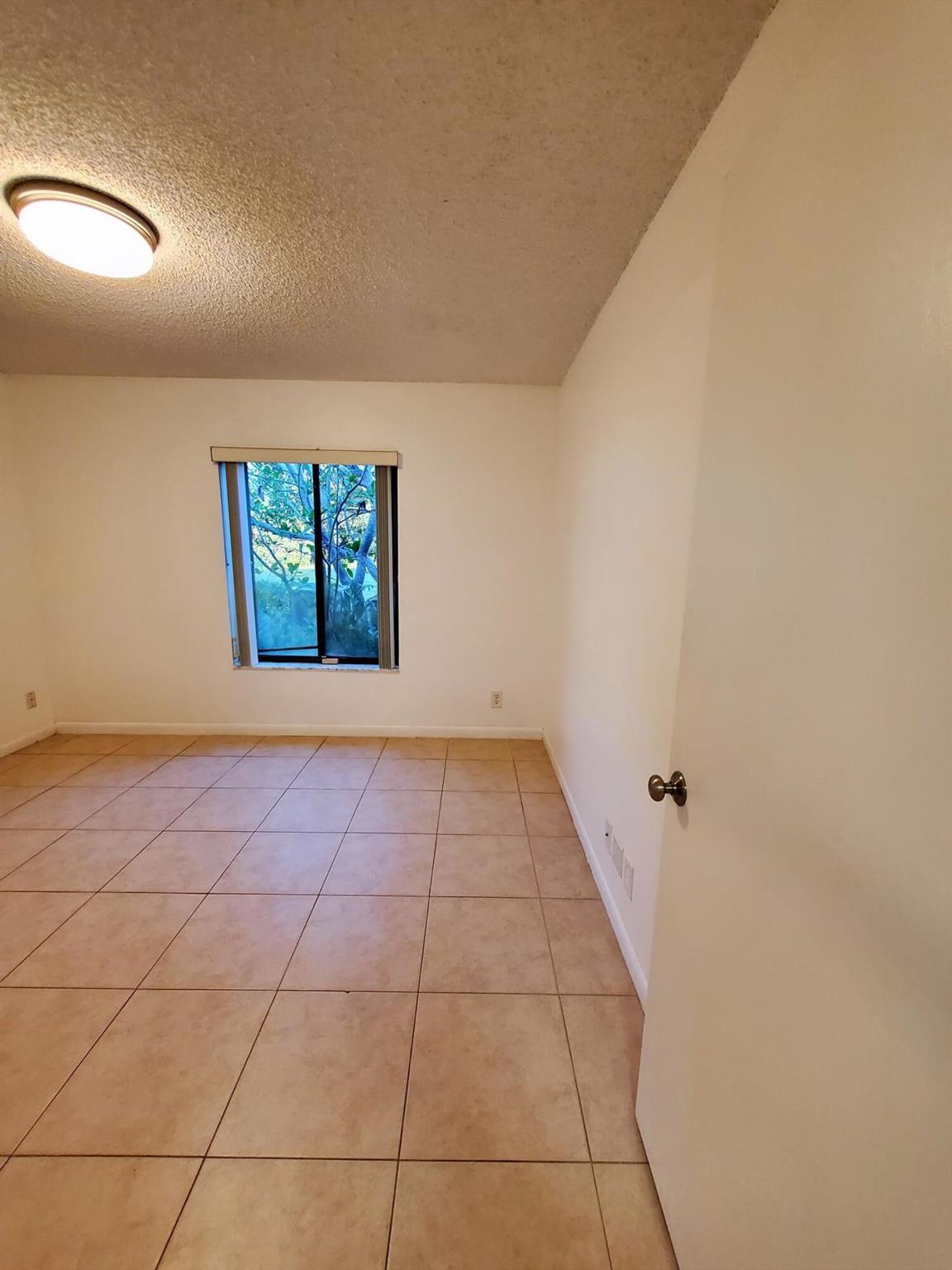 ENVIRONMENT I CONDO - Residential Lease