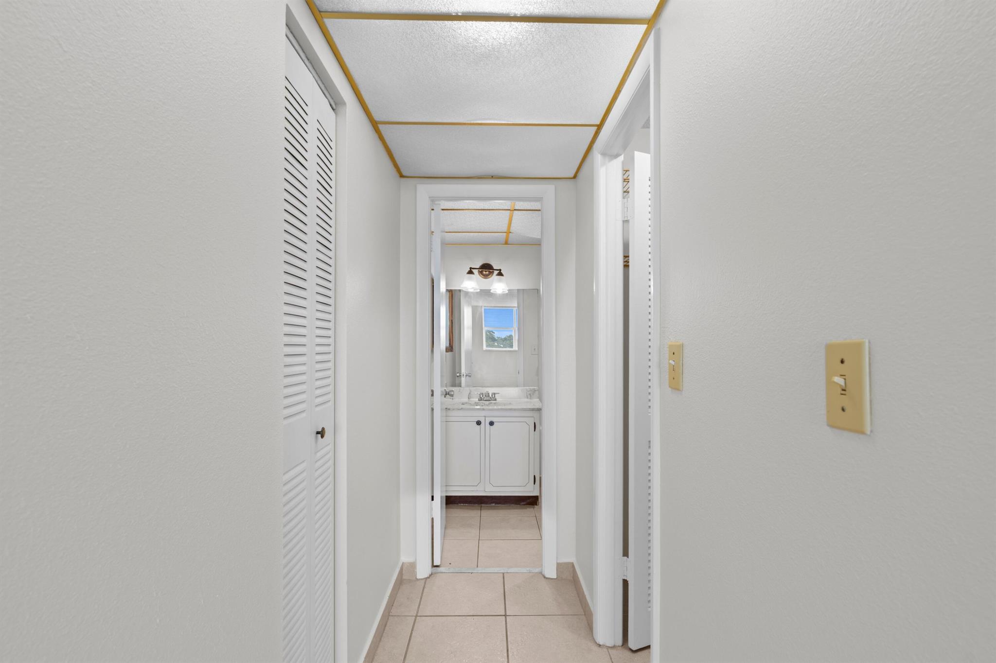 BREAKWATERS OF THE PALM B - Residential Lease