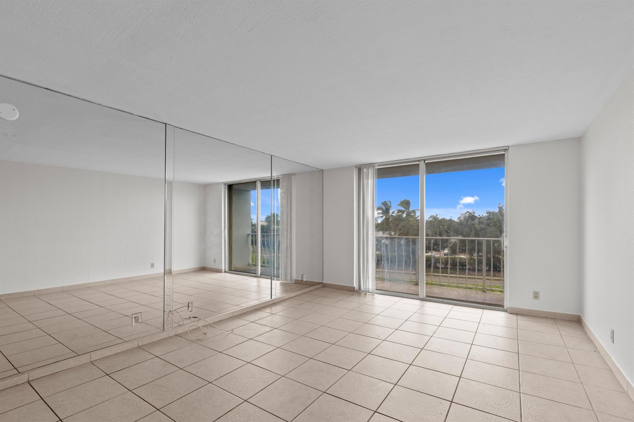 BREAKWATERS OF THE PALM B - Residential Lease