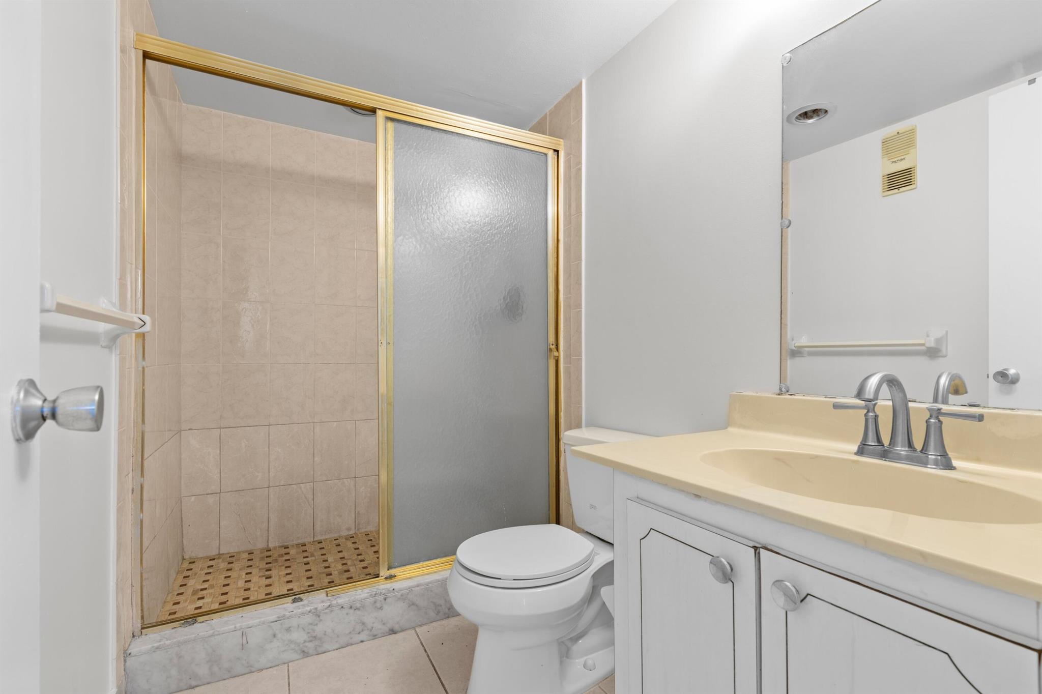 BREAKWATERS OF THE PALM B - Residential Lease