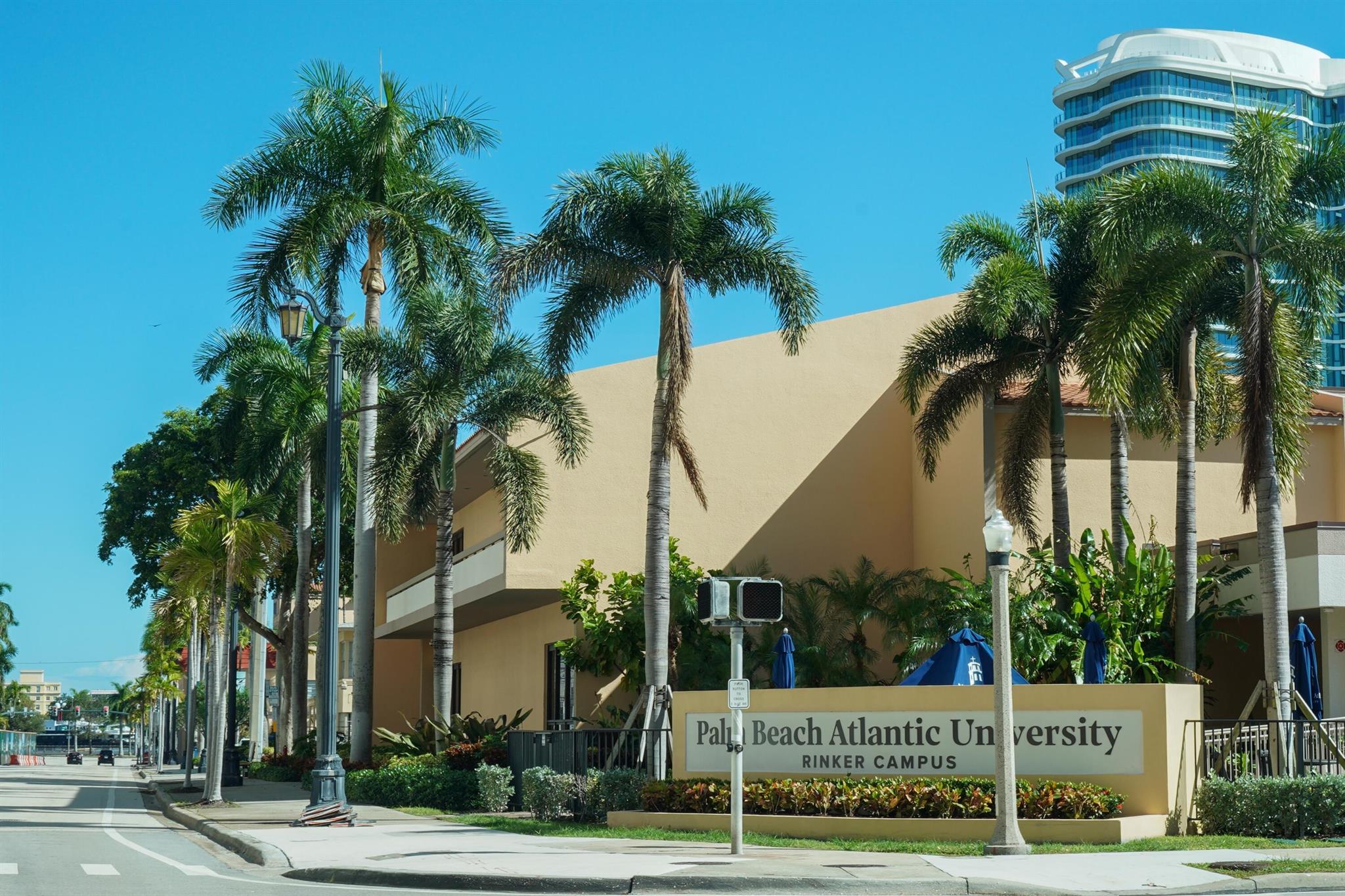 BREAKWATERS OF THE PALM B - Residential Lease