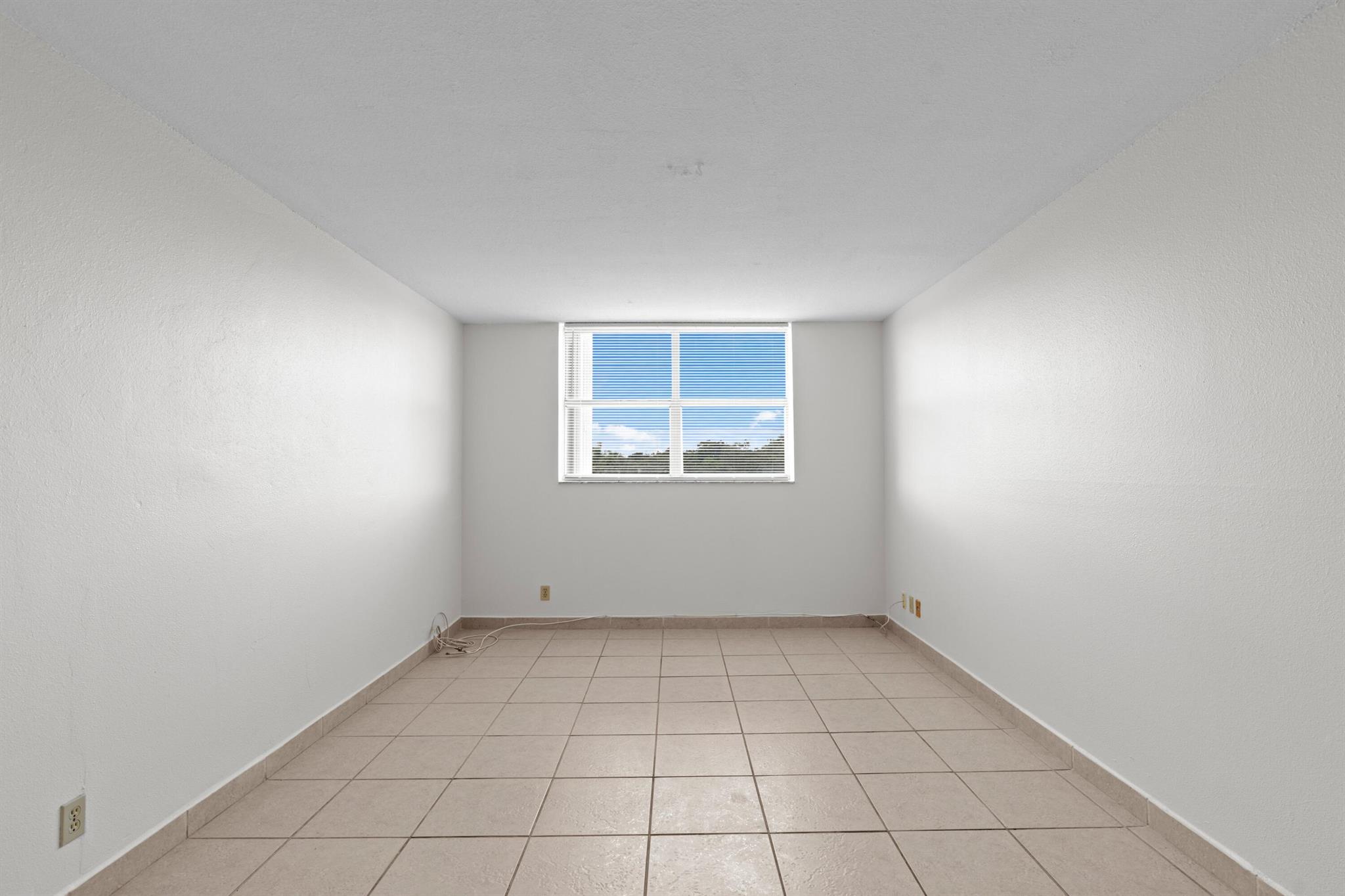 BREAKWATERS OF THE PALM B - Residential Lease