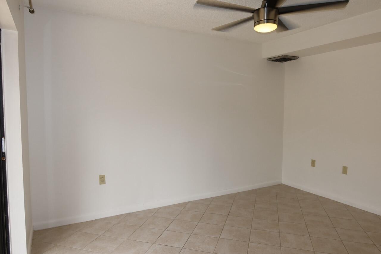 SHERWOOD LAKES - Residential Lease