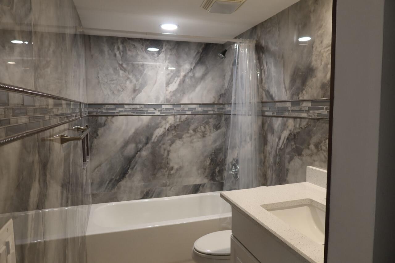 SHERWOOD LAKES - Residential Lease