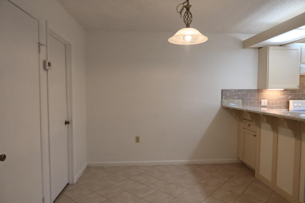 SHERWOOD LAKES - Residential Lease