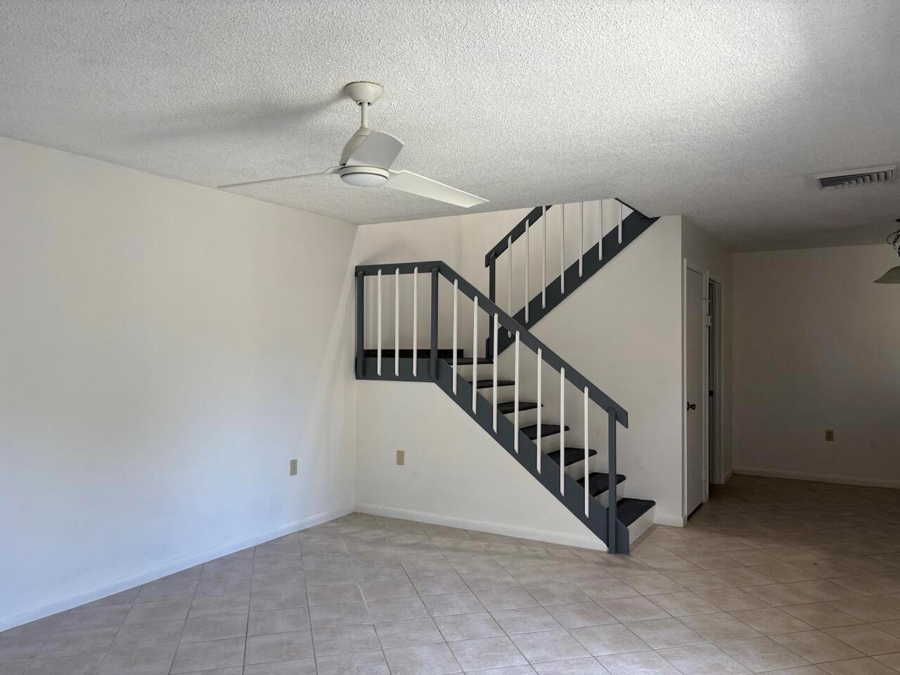 SHERWOOD LAKES - Residential Lease