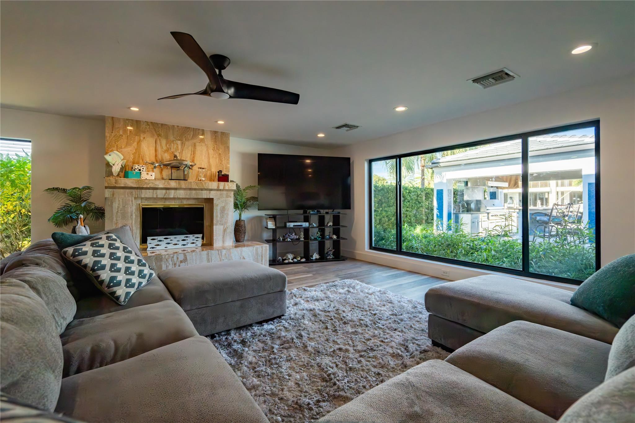 Coral Ridge - Residential