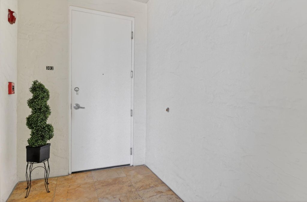 Photo of 616 SE 20th Avenue #302, Deerfield Beach, FL 33441 (MLS # B26014056)