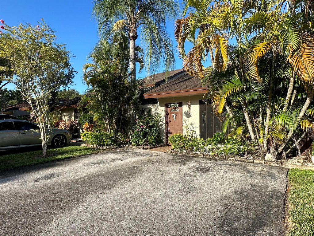 Photo of 22716 Vistawood Way, Boca Raton, FL 33428 (MLS # R11106207)