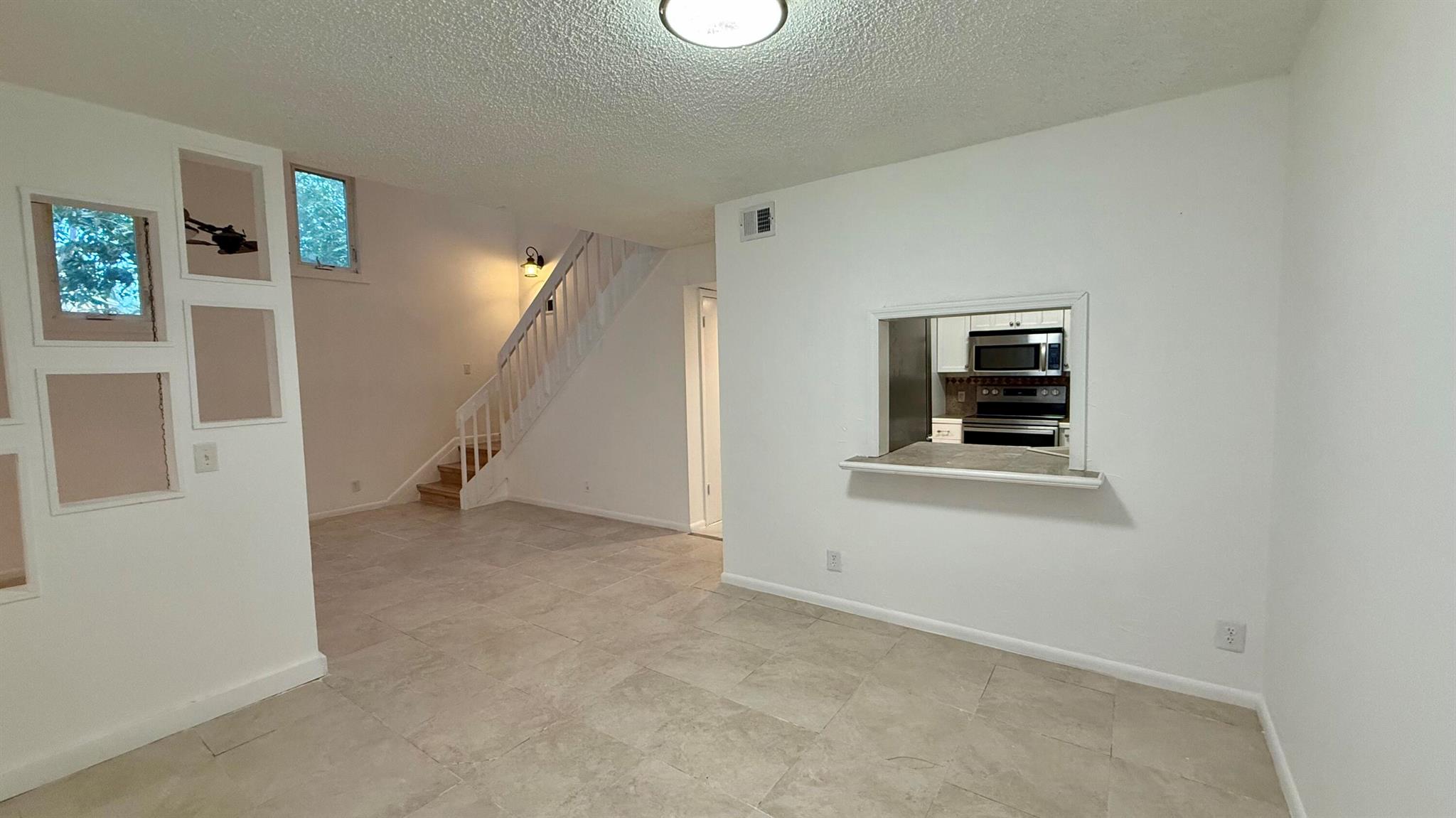 9243 Green Meadows Way