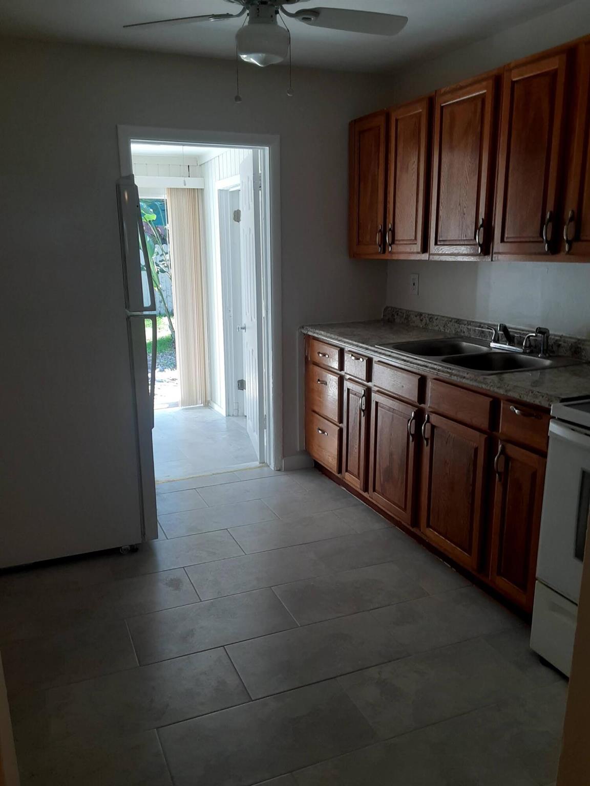 LAKE ECHO IN - Residential Lease