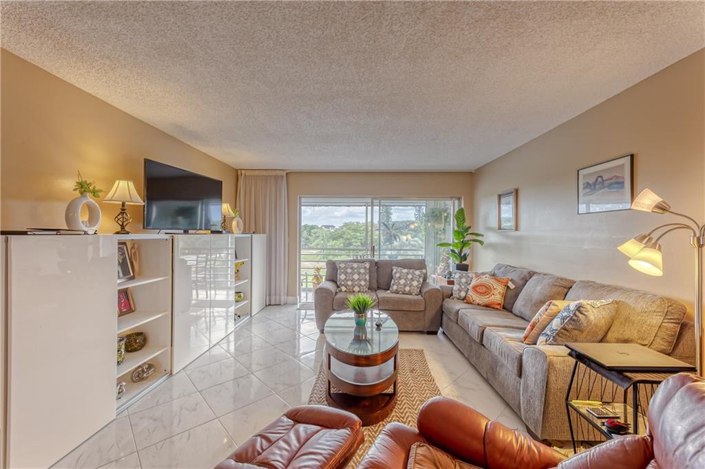 LAS VISTAS - Residential