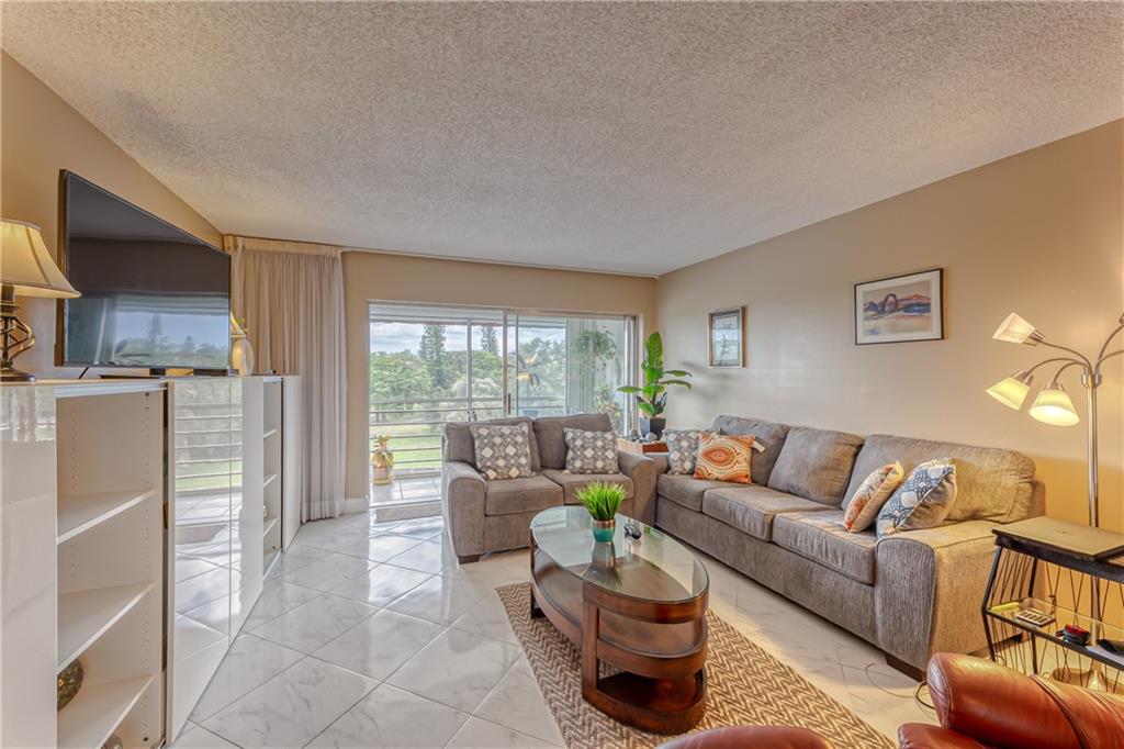 LAS VISTAS - Residential