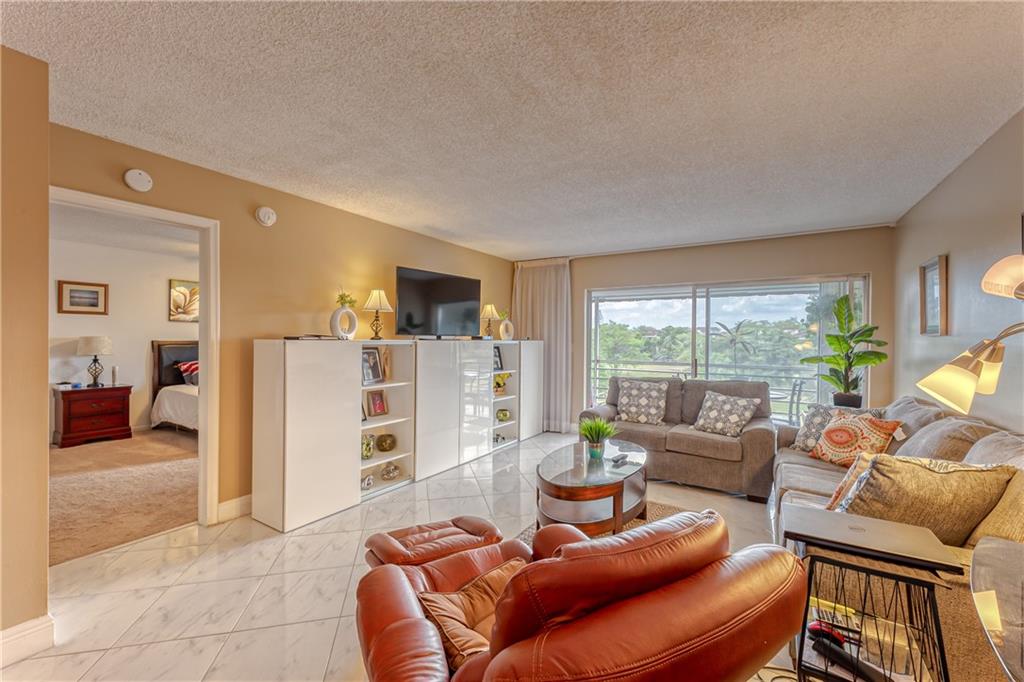 LAS VISTAS - Residential