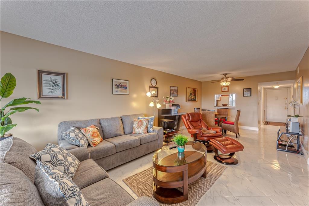 LAS VISTAS - Residential