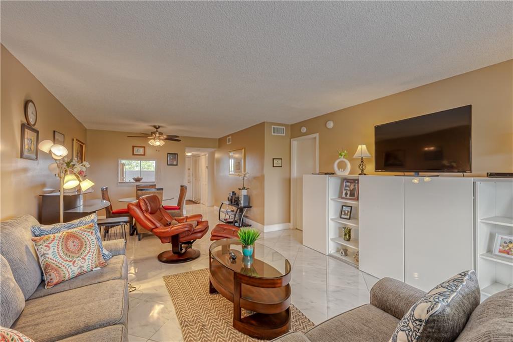 LAS VISTAS - Residential