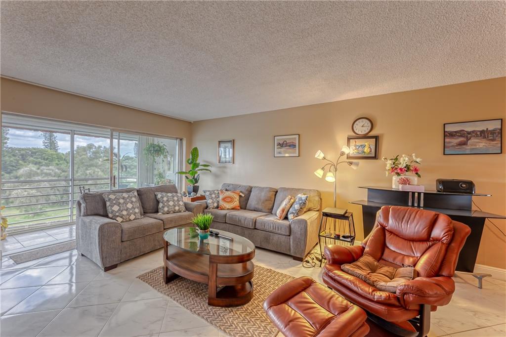 LAS VISTAS - Residential