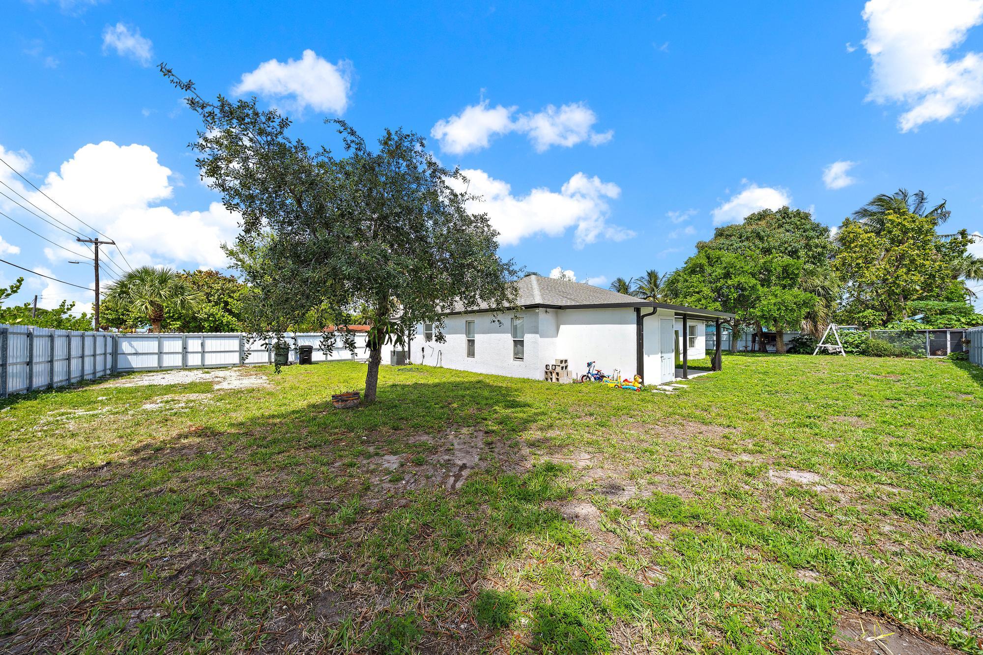 LAKE OSBORNE HEIGHTS - Residential
