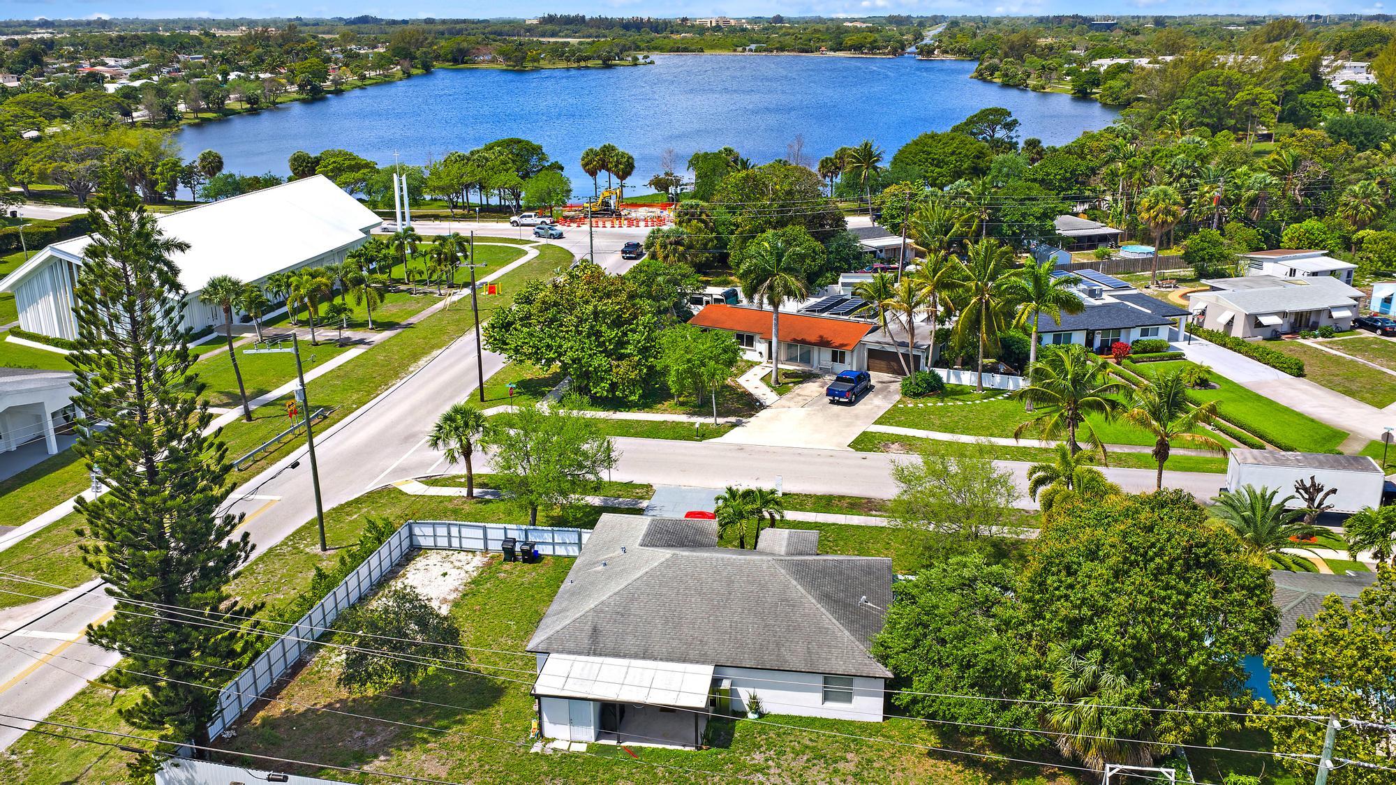 LAKE OSBORNE HEIGHTS - Residential