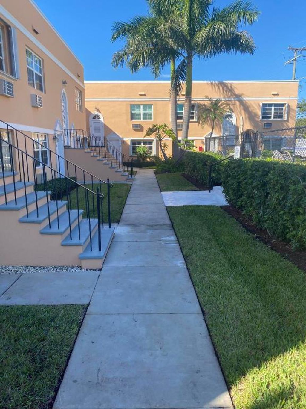 Photo of 101 S Golfview Road #5, Lake Worth Beach, FL 33460 (MLS # R11154023)